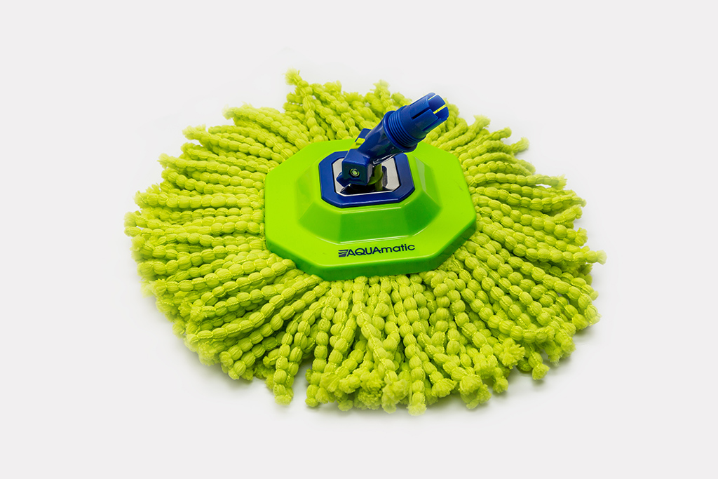 Turbo. Universal wet cleaning system with a manually powered centrifuge